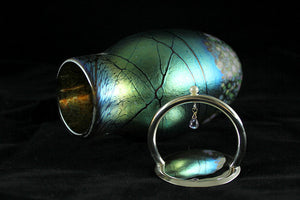 Elaine Hyde Art Glass - Bud vase - blue lustre urn